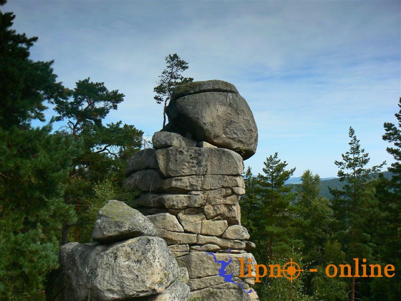 Tomuto skalnmu tvaru se dve kalo <br />Ciknsk hrad