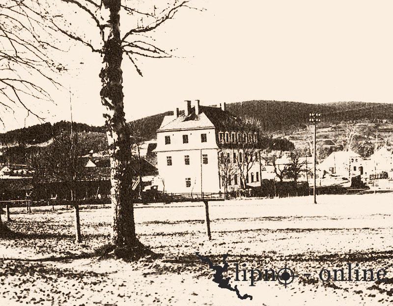 Fotografie pochz okolo roku 1930. <br />Tehdy nesl hotel nzev Muhr